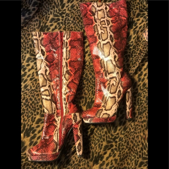 Boots - Picture 2 of 3